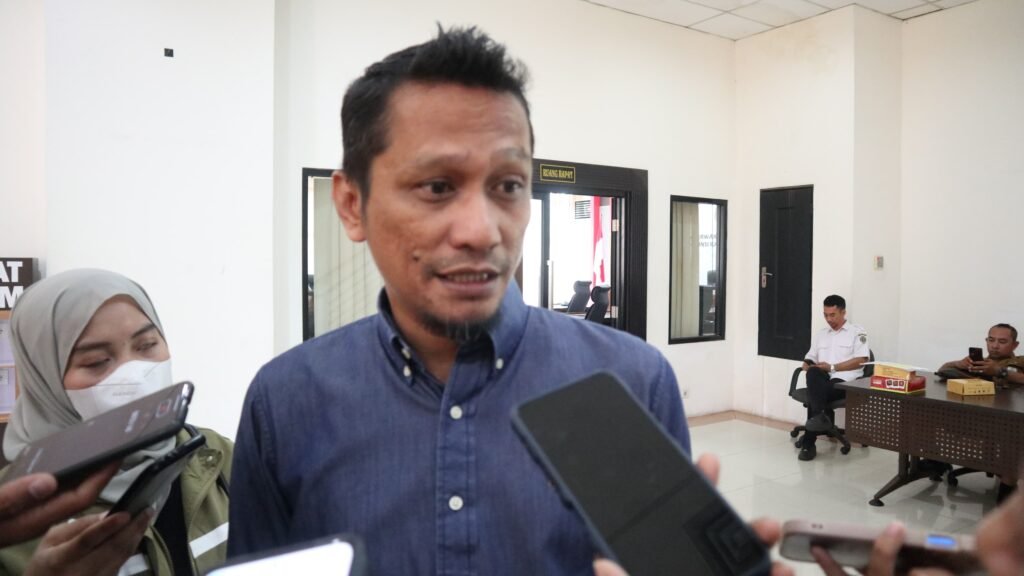 Anggota Komisi II DPRD Kalimantan Timur (Kaltim) Nidya Listiyono meminta pemerintah daerah dapat mengoptimalkan Pendapatan Asli Daerah (PAD) dari pemanfaatan Sungai Mahakam.