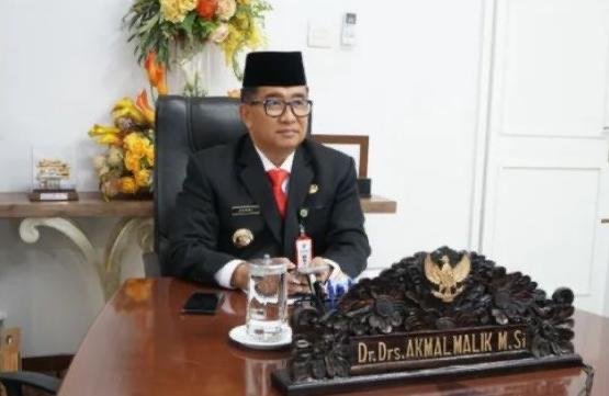 Akmal Malik: ASN Harus Tepati Janji, Jaga Netralitas Sesuai Perintah Undang-Undang Penjabat (Pj) Gubernur Kalimantan Timur (Kaltim) Akmal Malik menegaskan seluruh aparatur sipil negara (ASN) harus benar benar menepati janji dan sumpah mereka.
