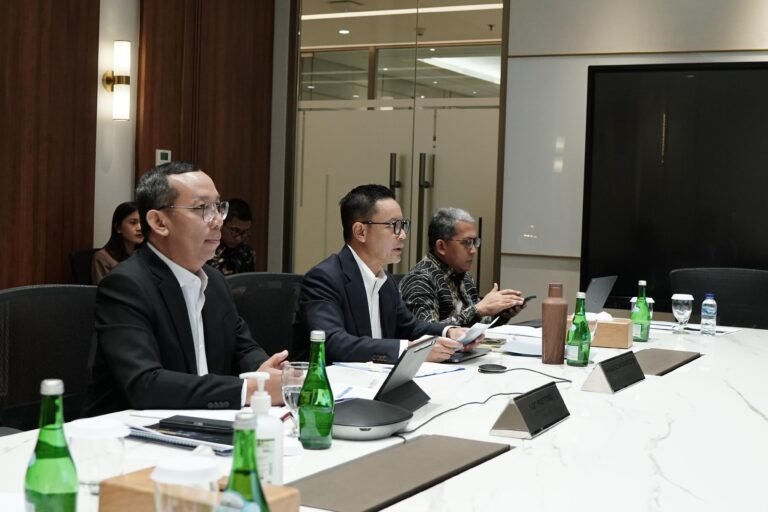 Selaras dengan kondisi perekonomian Indonesia yang masih solid, di kuartal III 2023, Bank Mandiri berhasil mencatatkan kinerja keuangan impresif di kuartal III 2023, serta diikuti dengan transformasi bisnis yang menyeluruh.