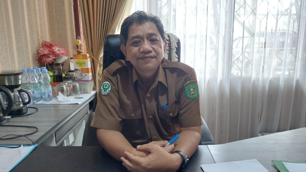 Bahrani: 9 Puskesmas di Kutai Timur Raih Akreditasi Paripurna Sembilan Puskesmas di Kutai Timur sudah meraih meraih Akreditasi Paripurna. Kepala Dinas Kesehatan Kutai Timur dr. Bahrani dengan bangga mengumumkan keberhasilan ini sebagai langkah signifikan dalam peningkatan standar pelayanan kesehatan di daerah tersebut.