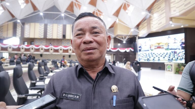 Anggota Komisi I DPRD Kalimantan Timur (Kaltim) Jahidin, merasa keberatan atas penghapusan tenaga honorer di instansi pemerintah usai Presiden Joko Widodo menandatangani UU Nomor 20 Tahun 2023 tentang Aparatur Sipil Negara (ASN).