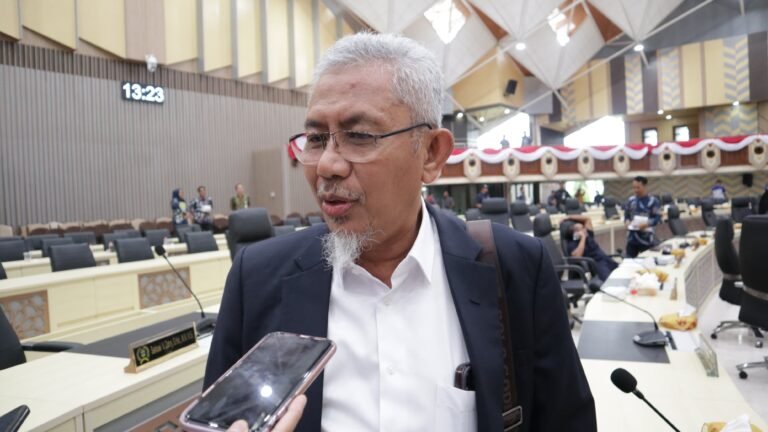 Anggota Komisi I DPRD Kalimantan Timur (Kaltim) Harun Al Rasyid, menyampaikan perkembangan terkini terkait sengketa lahan antara warga dan PT Mahakam Sumber Jaya (MSJ) dalam Rapat Dengar Pendapat (RDP) kedua.