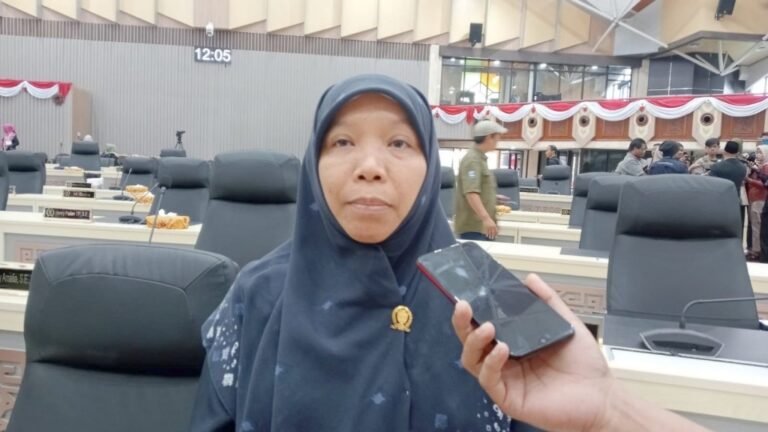 Fitri Maisyaroh: Mengenali Potensi Diri adalah Langkah Kesuksesan Generasi Milenial
Telah dibaca : 834 Kali.
Anggota Komisi IV DPRD Provinsi Kalimantan Timur (Kaltim) Fitri Maisyaroh menegaskan generasi milenial saat ini memiliki potensi yang besar untuk meraih kesuksesan.