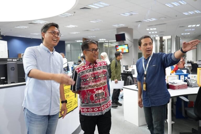 Penjabat (Pj) Gubernur Kalimantan Timur (Kaltim) Akmal Malik menyebut Jakarta saat ini menghadapi permasalahan besar seperti banjir, penurunan permukaan tanah, polusi udara dan air, pemukiman, sampah dan kriminalitas.