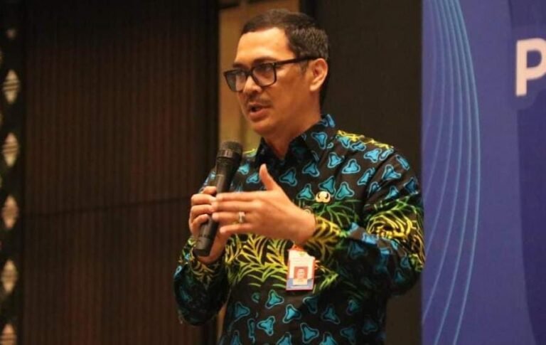 Kepala Dinas Komunikasi Informatika (Diskominfo) Provinsi Kalimantan Timur (Kaltim), Muhammad Faisal mengakui bahwa pelaksanaan layanan SP4N LAPOR! di Kabupaten Kutai Timur (Kutim) sudah layak menjadi referensi bagi kabupaten/kota lain di Kaltim.