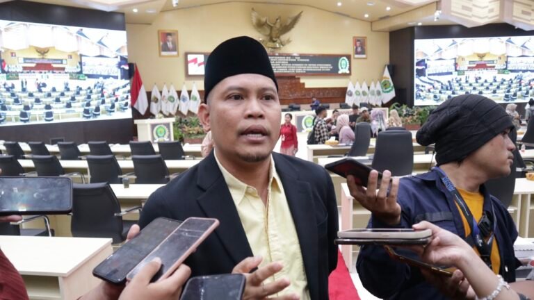 Peraturan Daerah (Perda) Provinsi Kalimantan Timur (Kaltim) Nomor 2 Tahun 2016 tentang Pengarusutamaan Gender (PUG) merupakan landasan awal bagi perempuan untuk berkiprah lebih jauh dalam politik.