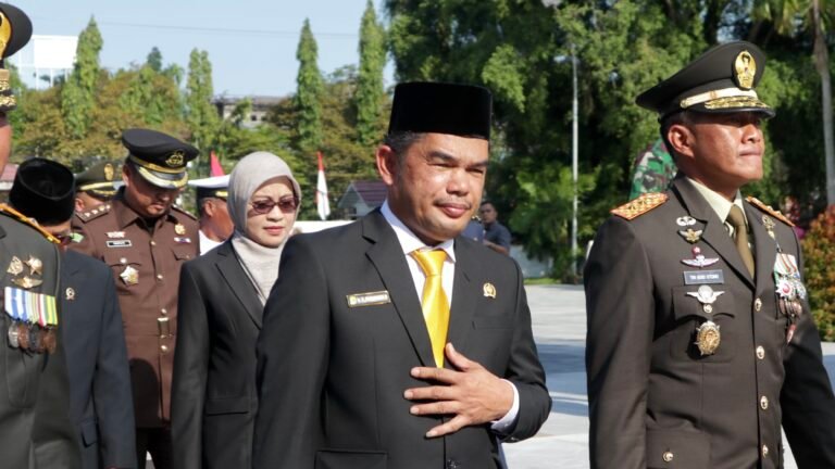 Transformasi Makna Hari Pahlawan, Hasanuddin: Tuntaskan Permasalahan di Kaltim
Telah dibaca : 795 Kali.
Pentingnya memiliki rasa tanggung jawab dan jiwa membangun dalam peringatan Hari Pahlawan dengan menstransformasi ke dalam konteks permasalahan yang ada di Kalimantan Timur (Kaltim).