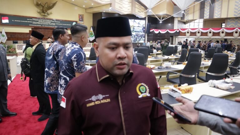 Ketua Komisi IV DPRD Kalimantan Timur (Kaltim) Akhmed Reza Fachlevi mengapresiasi kenaikan upah minimum provinsi (UMP) Kalimantan Timur sebesar 4,98 persen yang ditetapkan oleh pemerintah daerah.