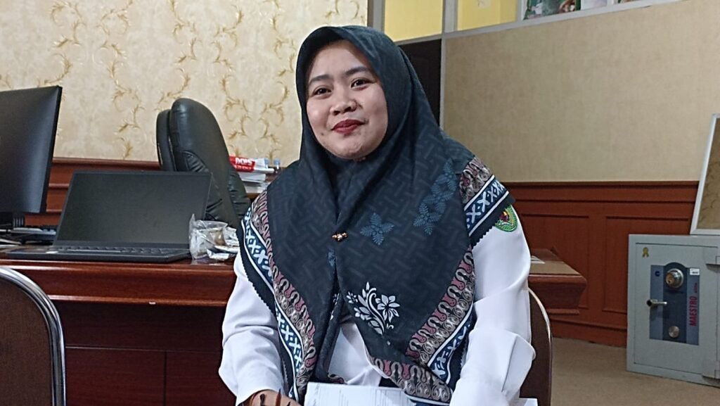 Awasi Lebih dari 200 Koperasi di Kutim, Yusni Soroti Tata Kelola Keuangan sebagai Aspek Paling Riskan Kepala Dinas Koperasi dan Usaha Mikro Kecil (UKM) Kutai Timur (Kutim) Kalimantan Timur (Kaltim) Darsafani melalui Bidang Kelembagaan dan Pengawasan Koperasi, Yusni Ronting, mengungkapkan bahwa lebih dari 200 koperasi di Kabupaten Kutai Timur (Kutim) berada dalam pengawasan intensif.