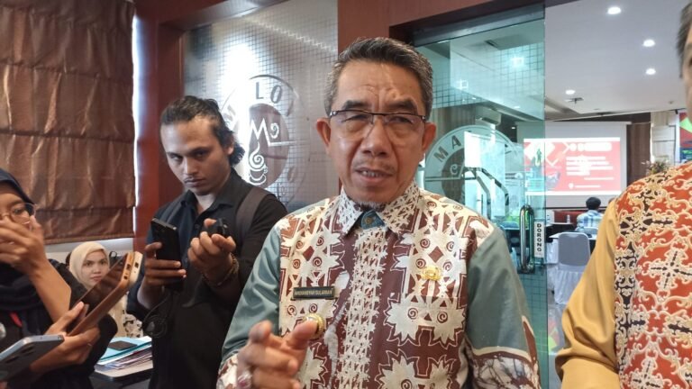 Bupati Kutai Timur, Ardiansyah Sulaiman, mengungkapkan keprihatinannya terhadap meningkatnya kasus tuberkulosis (TB) di daerahnya