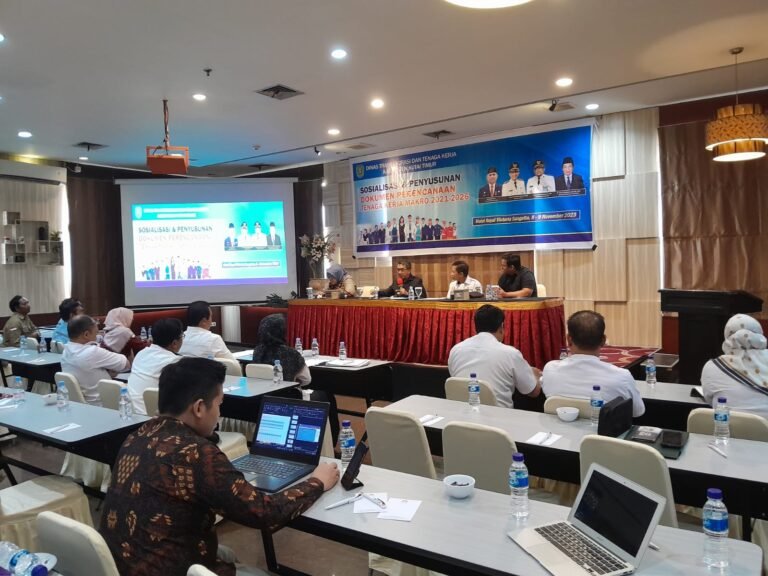 Pemerintah Kabupaten Kutai Timur melalui Dinas Tenaga Kerja dan Transmigrasi (Disnakertrans) menggelar kegiatan sosialisasi dan penyusunan dokumen perencanaan tenaga kerja makro untuk periode 2021-2026.