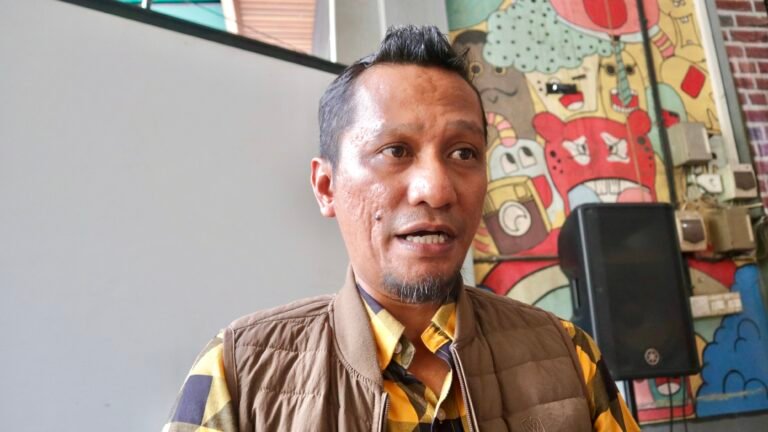 Ketua Komisi II DPRD Kalimantan Timur (Kaltim) Nidya Listiyono, mendukung penghapusan pajak progresif kendaraan dan Bea Balik Nama Kendaraan Bermotor (BBNKB) II agar dapat memacu ketaatan wajib pajak masyarakat.