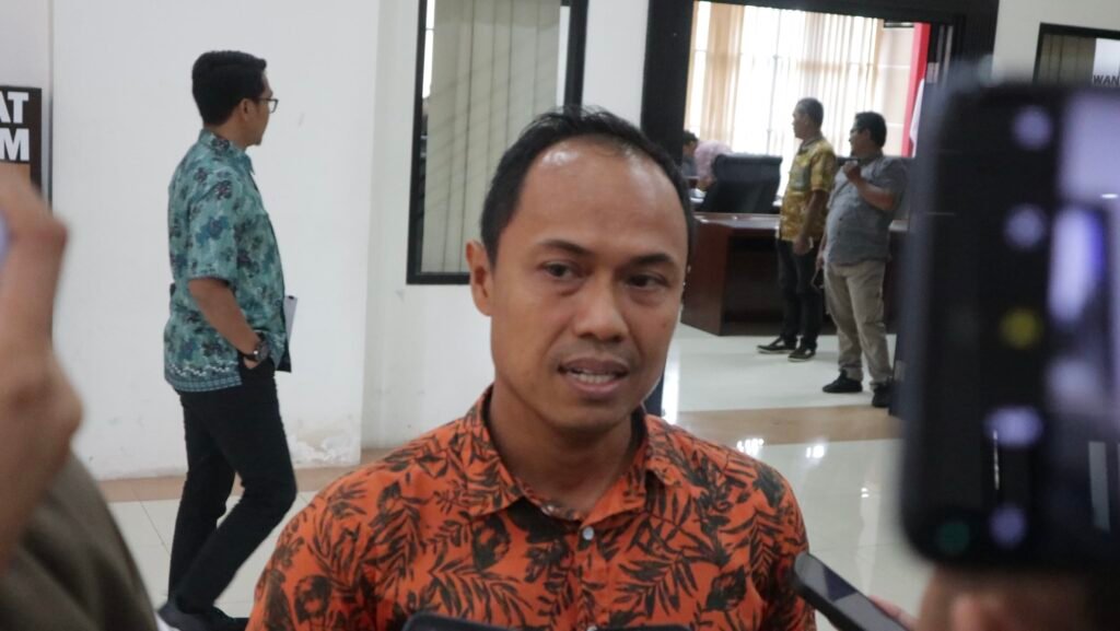 Program Dinas Perindustrian, Perdagangan, Koperasi dan UMKM (Disperindagkop) Kalimantan Timur (Kaltim) yang bertujuan meningkatkan kesejahteraan pelaku Usaha Mikro Kecil dan Menengah (UMKM) melalui e-katalog layak diapresiasi.