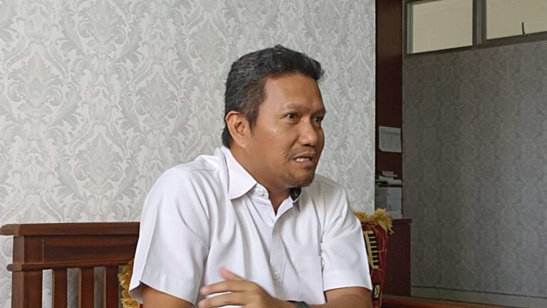 Gudang Cadangan Pangan, Komitmen Kutim Wujudkan Ketahanan Pangan
Telah dibaca : 763 Kali.
Kabupaten Kutai Timur (Kutim) bersiap meningkatkan ketahanan pangan dengan rencana membangun gudang cadangan pangan strategis. Inisiatif ini bertujuan memperkuat kemampuan Kutim dalam menghadapi bencana dengan menjamin ketersediaan stok pangan yang siap didistribusikan dari fasilitas penyimpanan khusus ini.