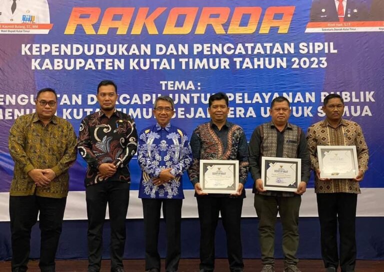 Dalam upaya meningkatkan kualitas pelayanan administrasi perkawinan, Dinas Kependudukan dan Pencatatan Sipil Kutai Timur (Disdukcapil Kutim) bekerja sama dengan Pengadilan Agama (PA) dan Kementerian Agama (Kemenag) menghadirkan inovasi berupa sidang isbat nikah terpadu.