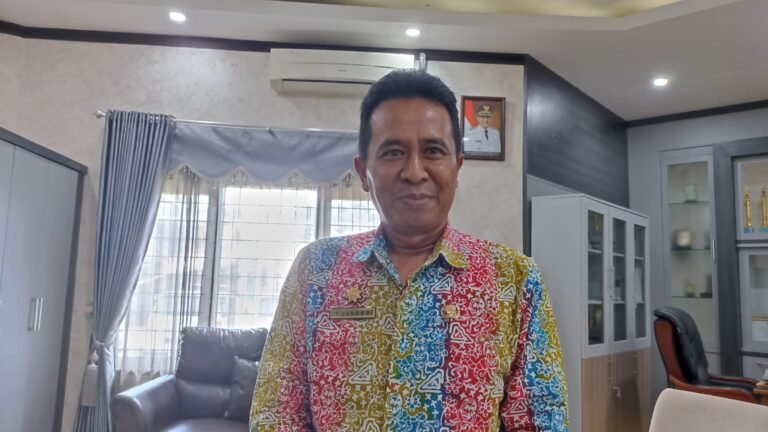 Alami Peningkatan, Beasiswa SD SMP Kutim dari 5,5 M Menjadi 21,75 M di Tahun 2024
Telah dibaca : 897 Kali.
Kepala Dinas Pendidikan dan Kebudayaan (Disdikbud) Kutai Timur (Kutim) Kalimantan Timur (Kaltim), Mulyono mengungkap rencana peningkatan dana beasiswa untuk siswa tingkat SD dan SMP pada tahun 2024.