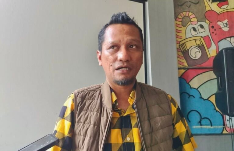 Sebuah tragedi mengerikan mengguncang Samarinda Kalimantan Timur (Kaltim) ketika Suprianda (27), seorang perawat harimau, tewas setelah memberi makan harimau peliharaan milik majikannya.