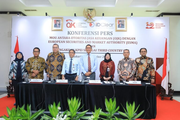 Penandatanganan MOU antara Otoritas Jasa Keuangan (OJK) dan European Securities and Markets Authority (ESMA), dilaksanakan pada 30 September 2023 lalu.