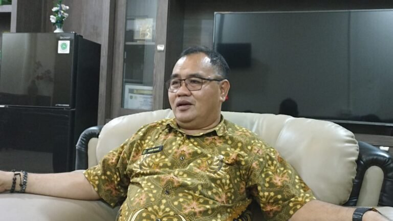 Kepala Dinas Lingkungan Hidup (DLH) Kutai Timur, Kalimantan Timur Armin Nazar menegaskan bahwa Penghargaan Adipura telah menjadi target Pemerintah Kabupaten.