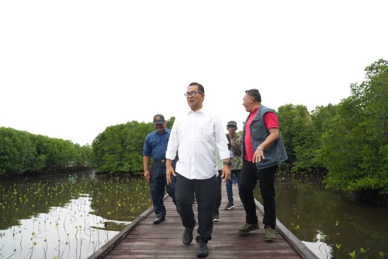 Pj Gubernur Kalimantan Timur (Kaltim), Akmal Malik, berharap Bontang dengan potensi wisata yang dimiliki bisa fokus pada pengembangan wisata berbasis lingkungan.
