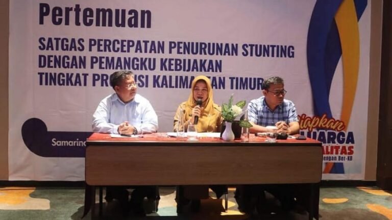 Pemprov Kaltim Targetkan Angka Stunting 2024 Turun Hingga 12,83 Persen
Telah dibaca : 833 Kali.
Pemerintah Provinsi Kalimantan Timur (Kaltim) dan Badan Kependudukan dan Keluarga Berencana Nasional (BKKBN) Kaltim menggelar Pertemuan Satuan Tugas (Satuan Tugas) Percepatan Penurunan Stunting dengan Pemangku Kebijakan Tingkat Provinsi di Hotel Fugo Samarinda, Selasa (5/12/2023).