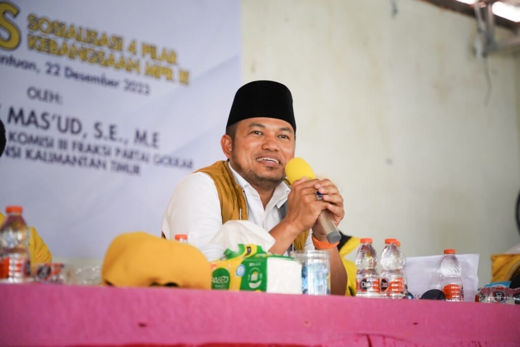 Rudy Mas’ud Soroti Keterbatasan Listrik, Air Tawar, dan Harga Udang di Desa Muara Pantuan Terungkap beberapa permasalahan mendasar yang dihadapi oleh penduduk setempat Desa Muara Pantuan, Kutai Kartanegara (Kukar), sebuah desa terluar di Delta Mahakam.