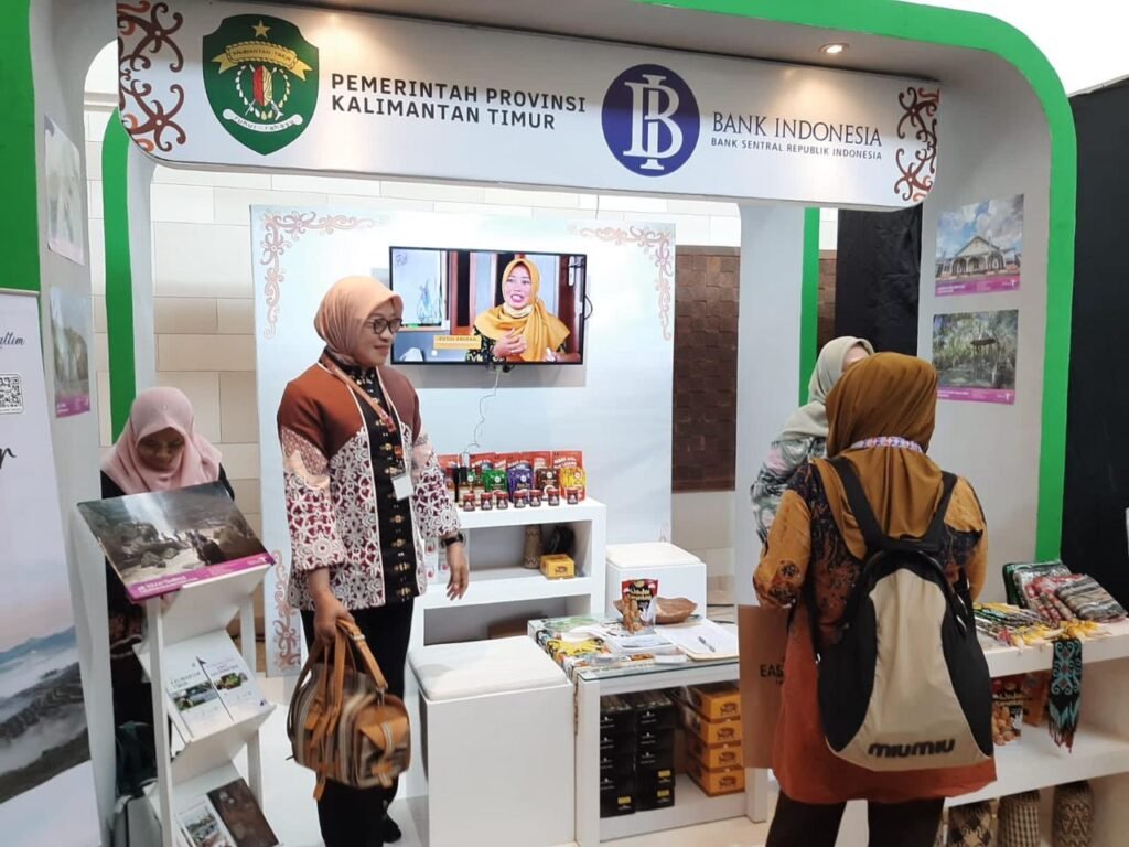 Sekretaris Daerah (Sekda) Provinsi Kalimantan Timur (Kaltim) Sri Wahyuni mengungkapkan Kaltim menyajikan berbagai informasi tentang pengendalian inflasi yang ditayangkan dalam bentuk video di layar TV pada pelaksanaan RBXperience 2023.