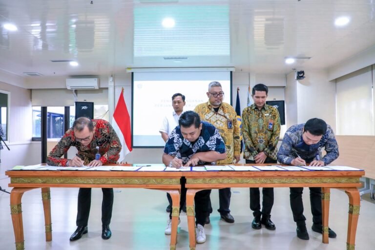 Pelayanan publik angkutan laut yang direncanakan untuk tahun 2024 meliputi kapal perintis, kapal penumpang kelas ekonomi, kapal barang tol laut, kapal khusus angkutan ternak dan kapal rede transport.