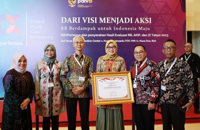 Raih Penghargaan RBXperience, Sekda: Motivasi Komitmen Selenggarakan RB Berdampak Sekretaris Daerah (Sekda) Provinsi Kalimantan Timur (Kaltim) Sri Wahyuni menjelaskan dalam reformasi birokrasi (RB) tematik Pemerintah Provinsi (Pemprov) sudah melakukan rangkaian sosialisasi maupun rapat.