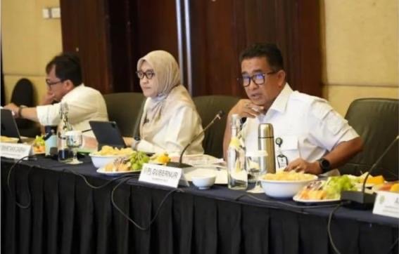 Akmal Malik: Perkuat Komunikasi, Bukan Hanya dengan Kabupaten Kota Tapi Juga Pusat Penjabat (Pj) Gubernur Kalimantan Timur (Kaltim) menegaskan masih ada catatan penting terkait serapan anggaran dan beberapa kegiatan yang tidak bisa terlaksana pada 2023, salah satunya adalah soal komunikasi.