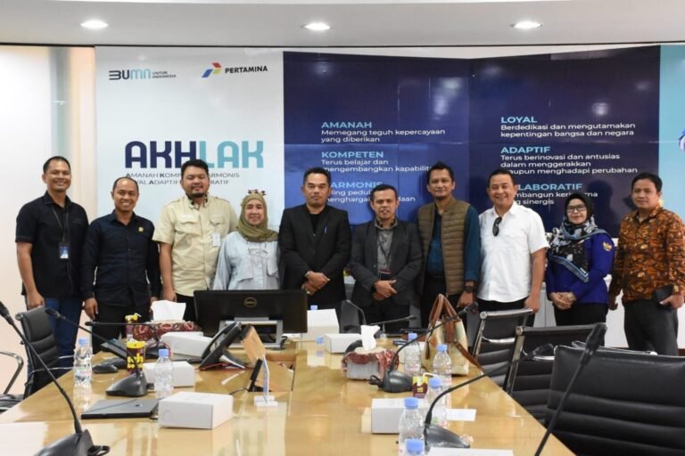 Komisi II Sambangi PT. Pertamina Patra Niaga, Pertanyakan Soal Kesediaan BBM
Telah dibaca : 796 Kali.
Komisi II DPRD Kalimantan Timur (Kaltim) melakukan Kunjungan Kerja (Kunker) ke PT. Pertamina Patra Niaga Regional Kalimantan di Balikpapan, Rabu (14/12/2023) lalu.