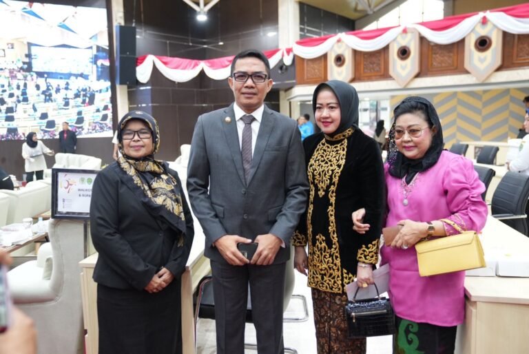 Dalam Peringatan Hari Ulang Tahun (HUT) ke-67 Kalimantan Timur (Kaltim), Wali Kota Samarinda Andi Harun menegaskan harapannya agar Kaltim, khususnya Kota Samarinda, semakin berkembang untuk menyongsong peran sebagai Ibu kota Negara (IKN) Nusantara.