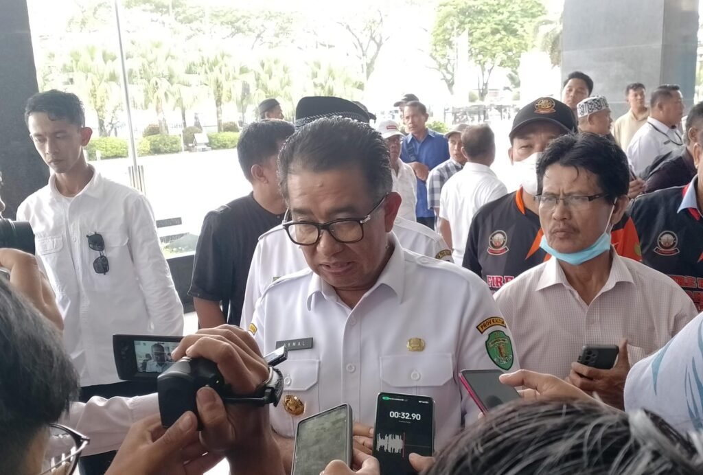 Pejabat (Pj) Gubernur Provinsi Kalimantan Timur (Kaltim) Akmal Malik mendorong anggota DPRD Kaltim untuk aktif mensosialisasikan pentingnya menjaga ketahanan pangan di Benua Etam.