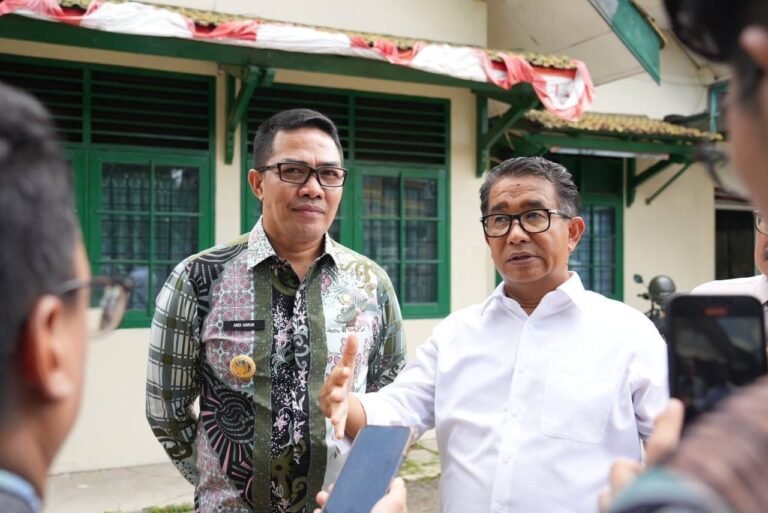 Penjabat (Pj) Gubernur Kalimantan Timur (Kaltim) Akmal Malik menegaskan jika Samarinda membutuhkan dukungan provinsi dalam membangun terowongan Gunung Manggah, maka provinsi wajib membantu.