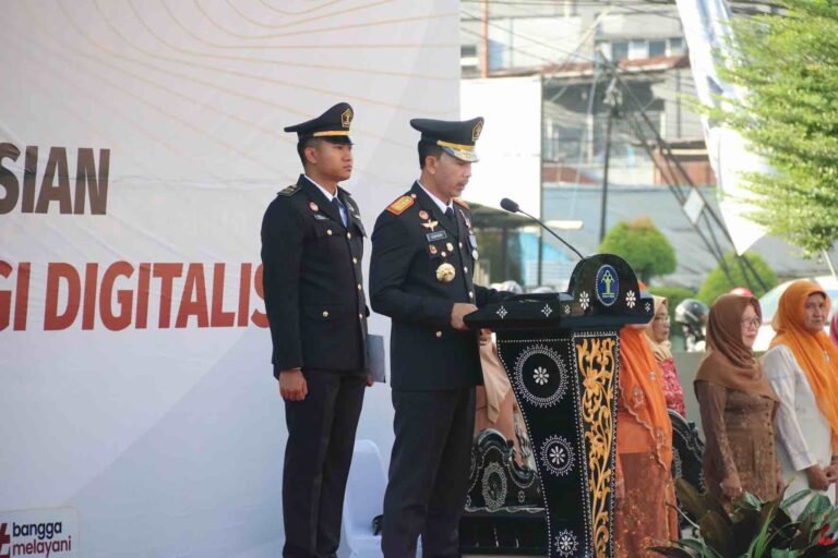 Direktorat Jenderal Imigrasi merayakan Hari Bhakti Imigrasi yang ke-74. Perayaan ini menjadi momen istimewa bagi perjalanan panjang Direktorat Jenderal Imigrasi (Ditjenim) dalam mengawal dan mengisi pembangunan Indonesia.