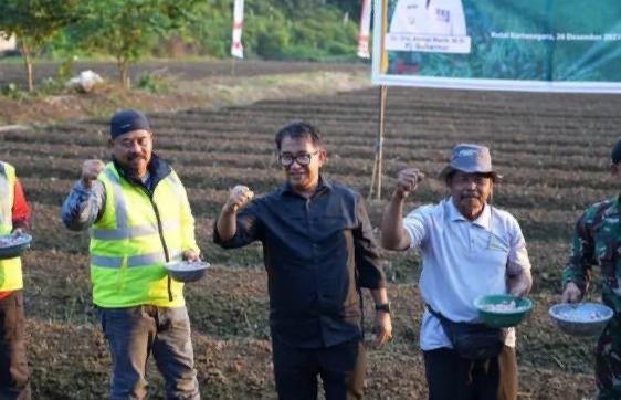 Minta Bupati Wali Kota Optimalkan Lahan Pertanian, Akmal Malik: Komunikasi dengan Perusahaan
Telah dibaca : 808 Kali.
Penjabat (Pj) Gubernur Kalimantan Timur (Kaltim) Akmal Malik meminta bupati dan wali kota bisa mengoptimalkan lahan-lahan pertanian untuk menciptakan ketahanan pangan.