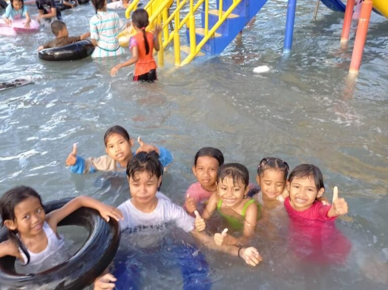 Hari Pertama Tahun Baru 2024, Mal dan Wisata Buatan Diserbu Pengunjung
Telah dibaca : 780 Kali.
Tepat di hari pertama tahun 2024 yakni Senin (1/1/2024), masyarakat merayakan tahun baru dengan berbagai versinya masing-masing.