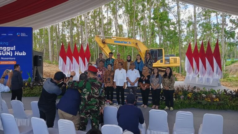 "Ini akan menjadi kawasan penyimpan material konstruksi yang paling ramah lingkungan di Indonesia," puji Jokowi saat meresmikan SUN Hub di Ibu Kota Nusantara (IKN), Rabu (17/1/2024).