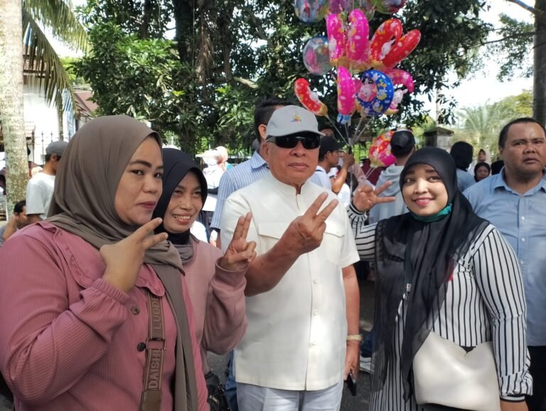 Isran Noor Sebut Kemenangan Prabowo Gibran Suatu Keharusan
Telah dibaca : 814 Kali.
Mantan Gubernur Kalimantan Timur (Kaltim) periode 2018-2023, Isran Noor, ikut serta dalam Kampanye Akbar Partai Gerindra Menyambut Kemenangan, di Lapangan Parkir Gor Segiri, Samarinda, Senin (5/2/2024).