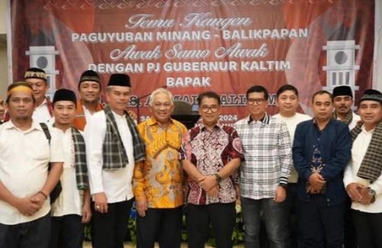 Akmal Malik Beri Motivasi Warga Minang Bekerja Tak Biasa Agar Hasil Luar Biasa Penjabat (Pj) Gubernur Kalimantan Timur (Kaltim) Akmal Malik mengingatkan warga Minang untuk hidup dan bekerja dengan tak biasa-biasa saja.