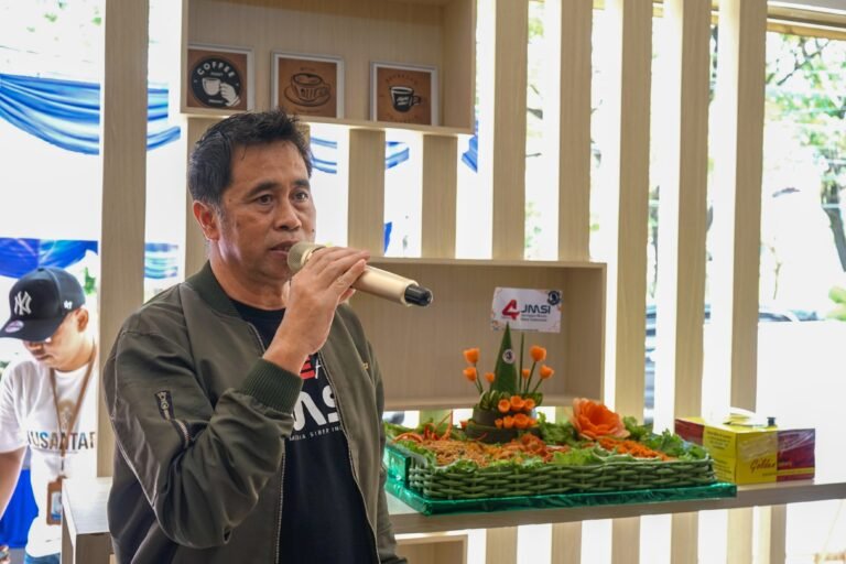 HUT ke-4 JMSI, Mohammad Sukri Sebut Momen Berkarya untuk Daerah
Telah dibaca : 792 Kali.
Ketua Jaringan Media Siber Indonesia (JMSI) Mohammad Sukri menyebut Hari Ulang Tahun (HUT) ke-4 JMSI sebagai momen penting bekerja dan berkarya untuk daerah.