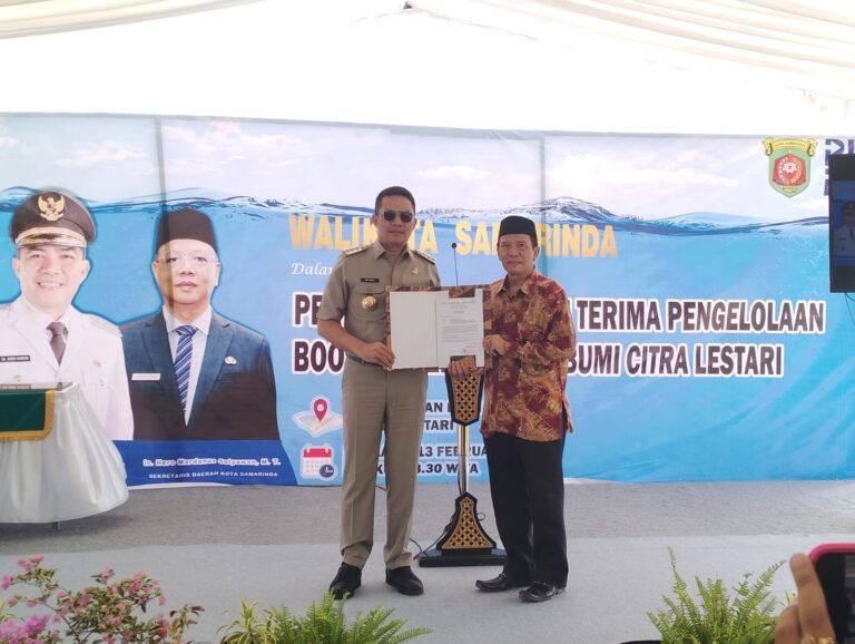 Wali Kota Samarinda, Kalimantan Timur (Kaltim), Andi Harun meresmikan dan menerima penyerahan pengelolaan Booster Perumahan Bumi Citra Lestari (Perum BCL), Samarinda, Selasa (13/2/2024).