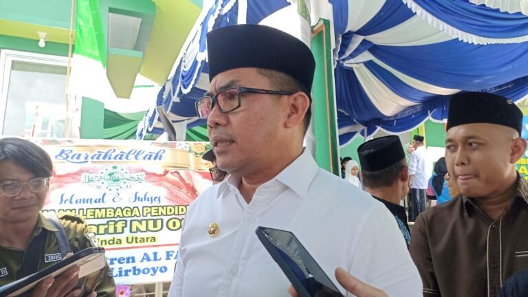 Wali Kota Samarinda Apresiasi Kontribusi NU dalam Kehidupan Sosial
Telah dibaca : 802 Kali.
Wali Kota Samarinda, Kalimantan Timur (Kaltim), merasa bangga dan mengapresiasi Nahdlatul Ulama (NU) Kota Samarinda yang terus berikhtiar untuk berkontribusi pada umat, menjaga Islam di Indonesia, dan merawat keragaman dengan penuh toleransi.