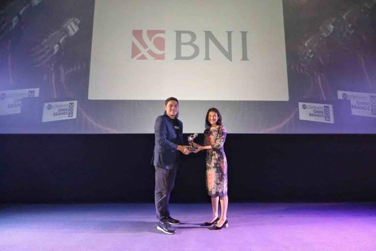 BNI Raih Penghargaan Marketeers OMNI Brand of The Year 2024
Telah dibaca : 796 Kali.
Layanan "wholesale" yang terintegrasi dan digital terbaik bagi nasabah, menjadi solusi serta secara proaktif jadi komitmen dalam memberikan layanan kepada konsumen.