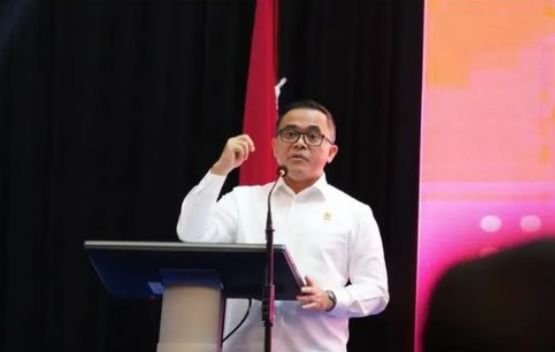 MenPAN-RB Ajak Kepala Daerah Bergerak dan Fokus Wujudkan Birokrasi Berdampak Menteri Pendayagunaan Aparatur Negara dan Reformasi Birokrasi (PAN-RB) Abdullah Azwar Anas, mengajak seluruh kepala daerah dan aparatur sipil negara (ASN) bergerak fokus mewujudkan birokrasi berdampak.
