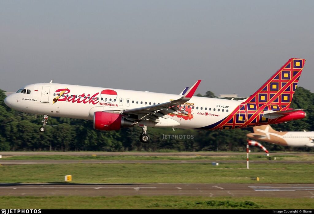 Pilot dan CoPilot Batik Air Tertidur Saat Terbang, Kemenhub Beri Teguran Keras Kementerian Perhubungan (Kemenhub) memberikan teguran keras kepada Batik Air terkait atas insiden pilot dan copilot tertidur disaat menerbangkan pesawat bercode BTK6723 Batik Air A320 registrasi PK-LUV.