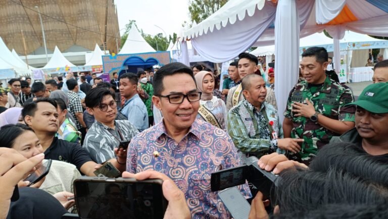 Wali Kota Tegaskan, Tidak Ada Revisi Aturan Jam Operasional Tempat Hiburan Malam Selama Ramadan
Telah dibaca : 810 Kali.
Wali Kota Samarinda Kalimantan Timur (Kaltim) Andi Harun menekankan pentingnya mentaati surat edaran yang telah dikeluarkan terkait pelaksanaan kegiatan Ramadan, termasuk aturan terkait jam operasional tempat hiburan.