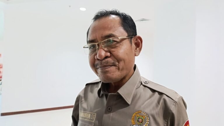 Lonjakan harga bahan pokok yang signifikan akhir-akhir ini mendorong Pemerintah Kota Samarinda untuk menggelar pasar murah di beberapa lokasi.