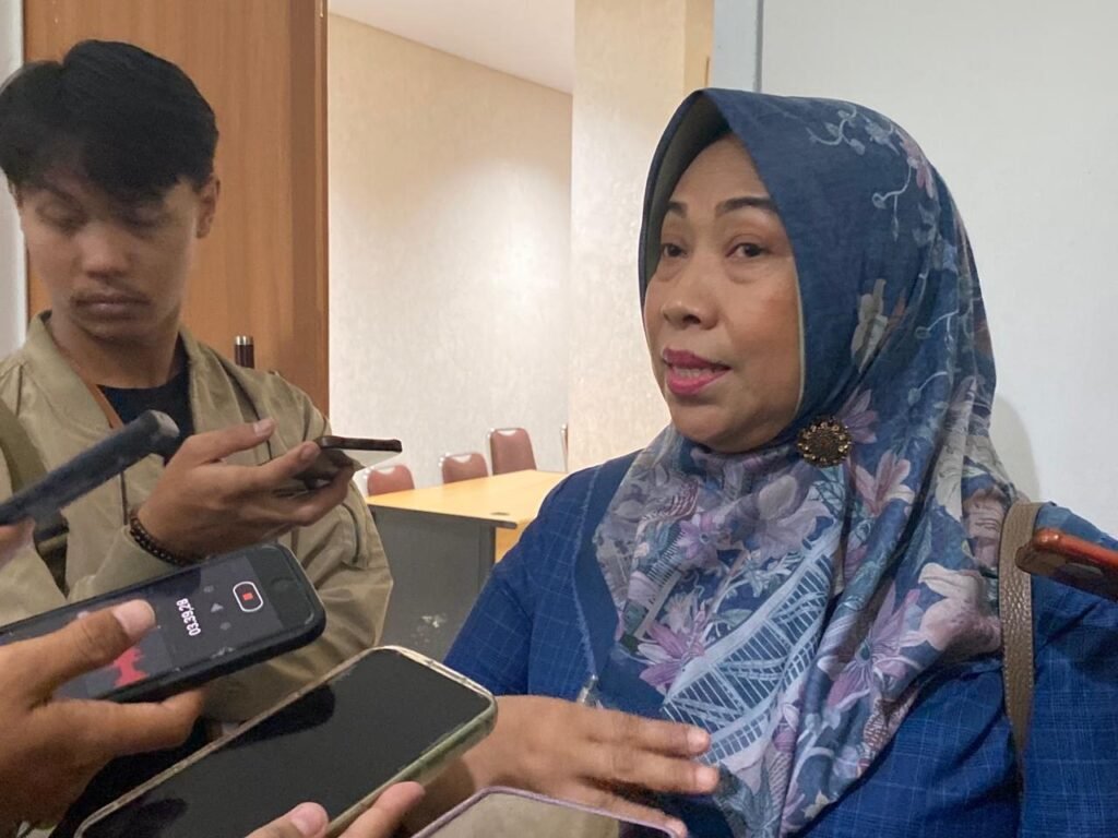 Perda Kota Samarinda Nomor 4 Tahun 2013 Perlu di Revisi, Kenapa? Ketua Komisi IV DPRD Kota Samarinda Sri Puji Astuti menyoroti ketidaksesuaian Peraturan Daerah (Perda) nomor 4 tahun 2013 tentang penyelenggaraan pendidikan di Kota Samarinda dengan kondisi pendidikan saat ini.