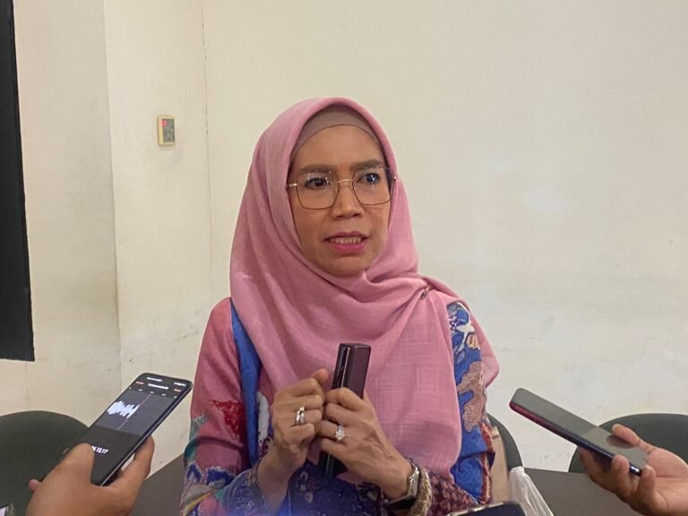 Wakil Ketua Komisi IV DPRD Kalimantan Timur (Kaltim), Puji Setyowati menjelaskan bahwa anggaran untuk Beasiswa Kaltim Tuntas (BKT) tidak akan dikurangi secara otomatis, namun akan ditinjau berdasarkan hasil pendaftaran hingga pengumuman.